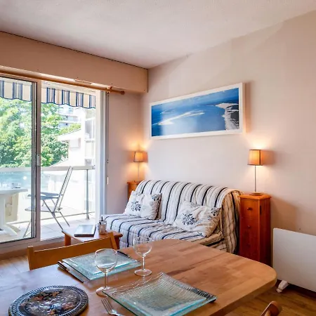 Joséphine-1 *